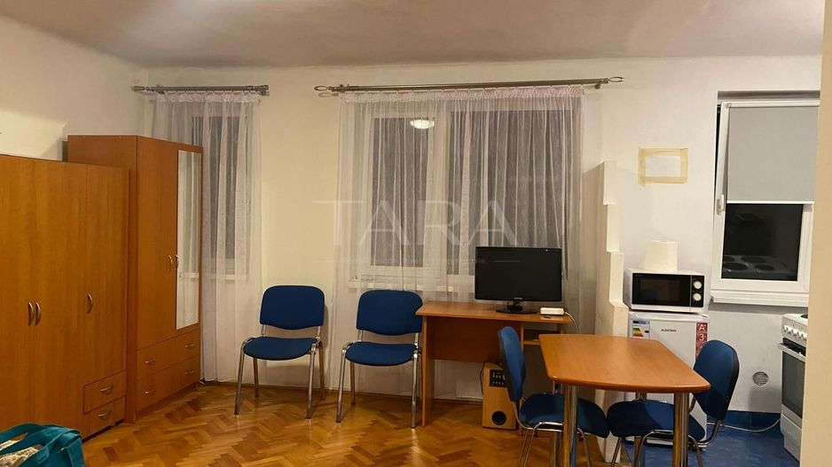 Garsonieră de vânzare, zonă centrală. - Poză 1