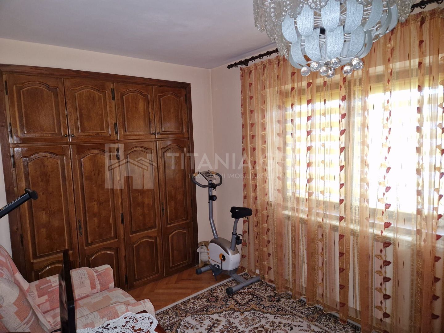 Casă spațioasă, cu teren generos – Alexandria, jud. Teleorman - Poză 12