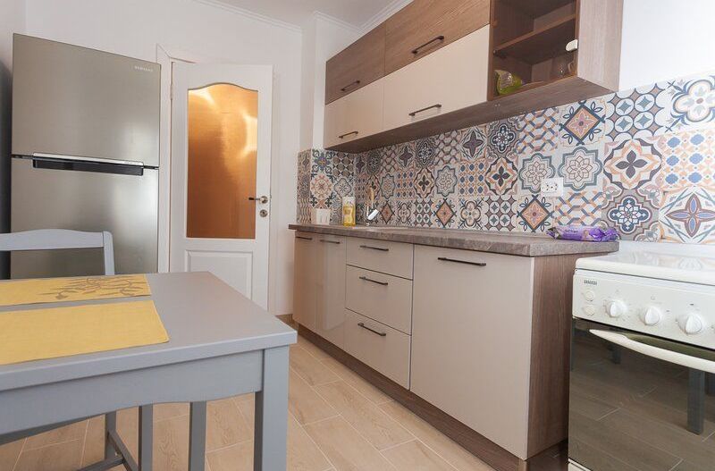 AP. 2 CAMERE- RAHOVA, BUCATARIE INCHISA, MOBILAT/ UTILAT MODERN - Poză 7