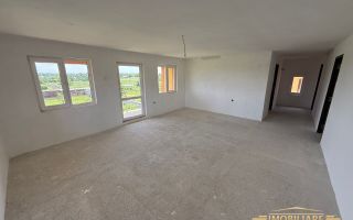 De vânzare casa P+M în Brehuiesti, pozitionata la strada principala - Poză 6