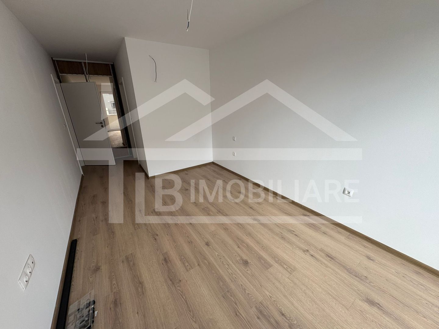 Apartament cu 3 camere, 80mp, parcare, boxa, Zona Maurer - Poză 6
