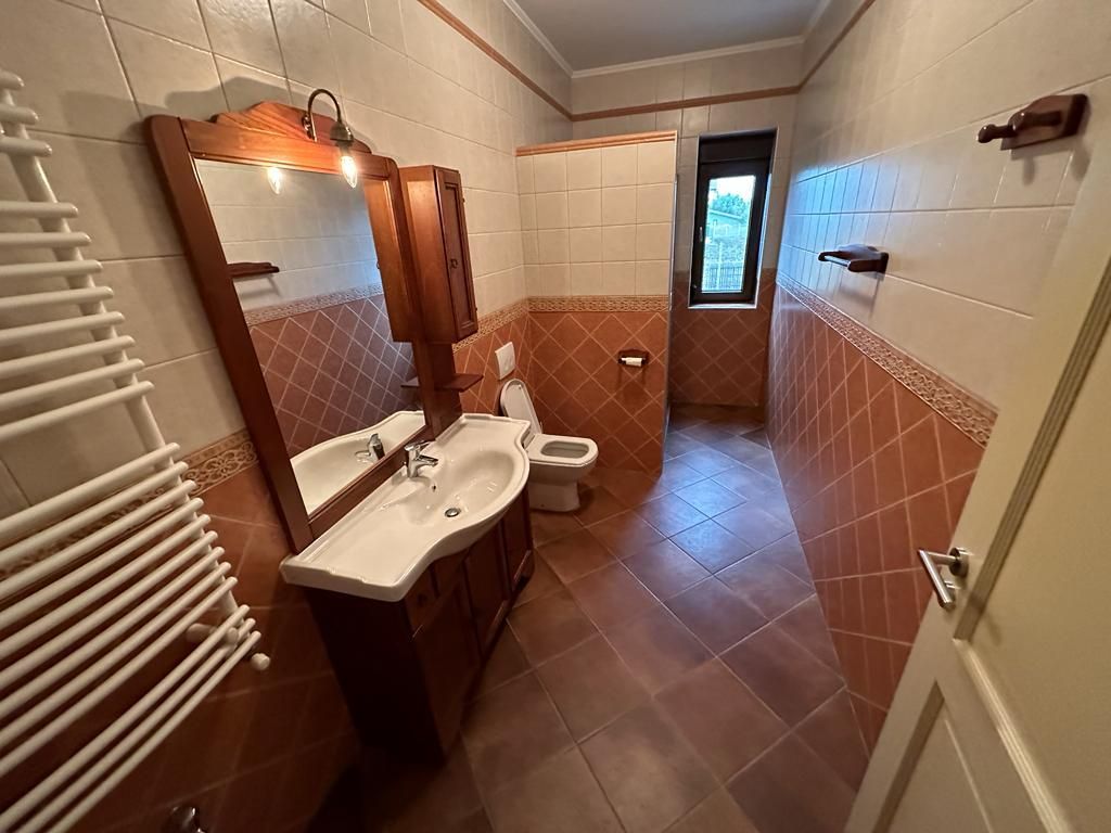 VILA  - ARADULUI. -British - Poză 28