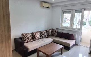 Garsonieră spațioasă de închiriat, Universitate, mobilat lux, centrală proprie - Poză 1