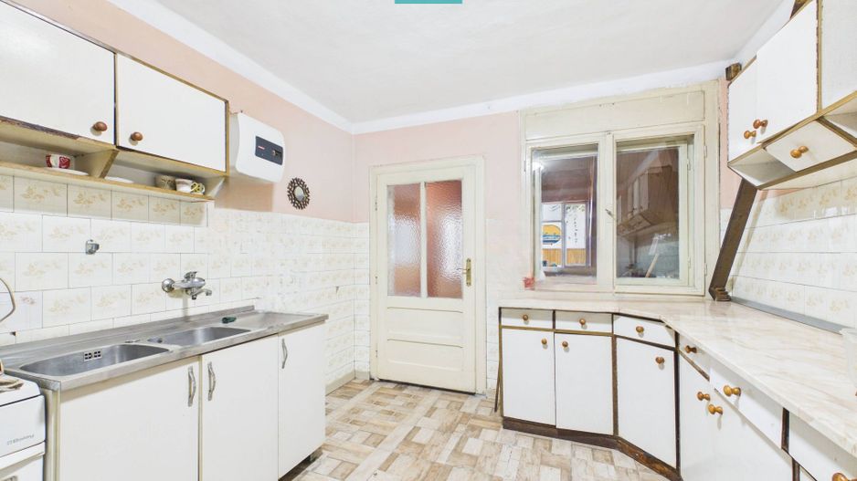 Casă cu 5 camere, în orașul Sebiș, Arad - Poză 18