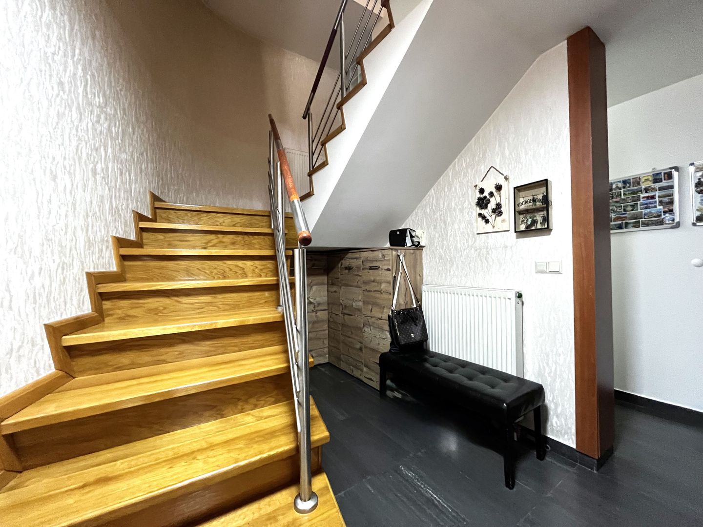 Casa spațioasă și primitoare cu garaj dublu, în Braytim – Soarelui - Poză 25