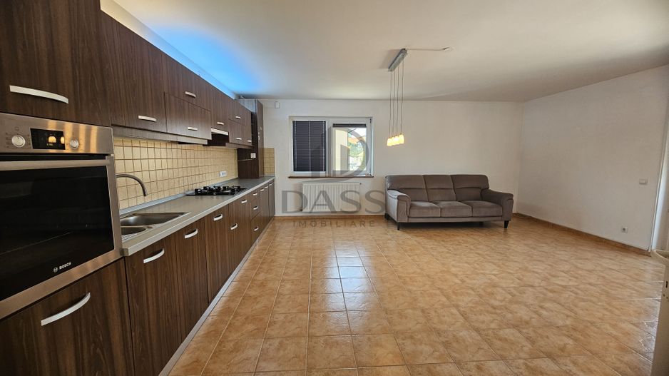 Apartament de inchiriat 6 camere 179 mp Etaj 2 + mansardă - Poză 1