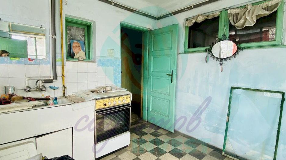 Vanzare jumatate de vila | Primaverii - Poză 4