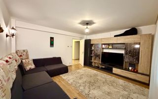 Apartament cu 3 camere | Două balcoane | Renovat - Poză 2