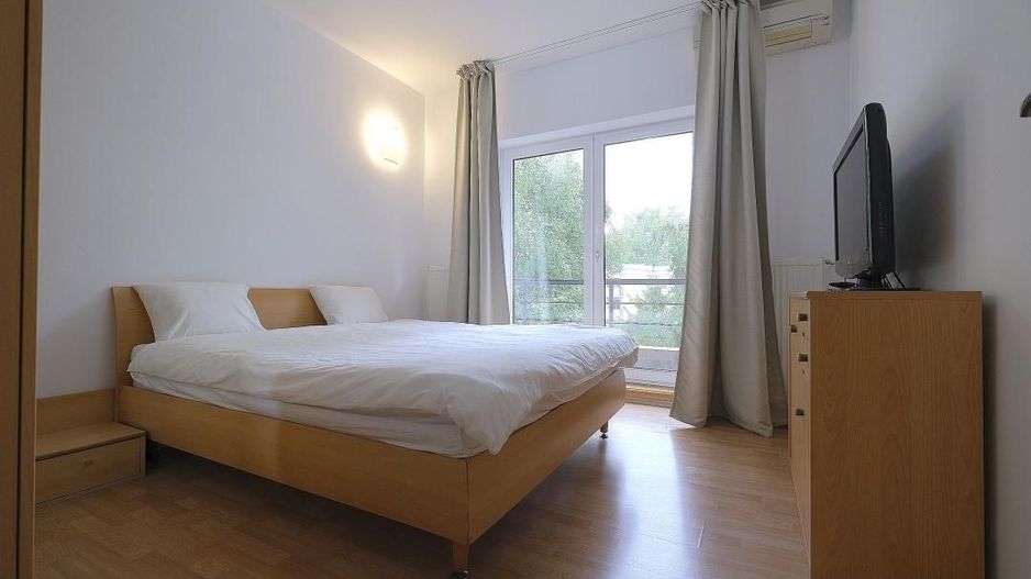 HERASTRAU, apartament deosebit, etaj 2 in bloc 2005 - Poză 11