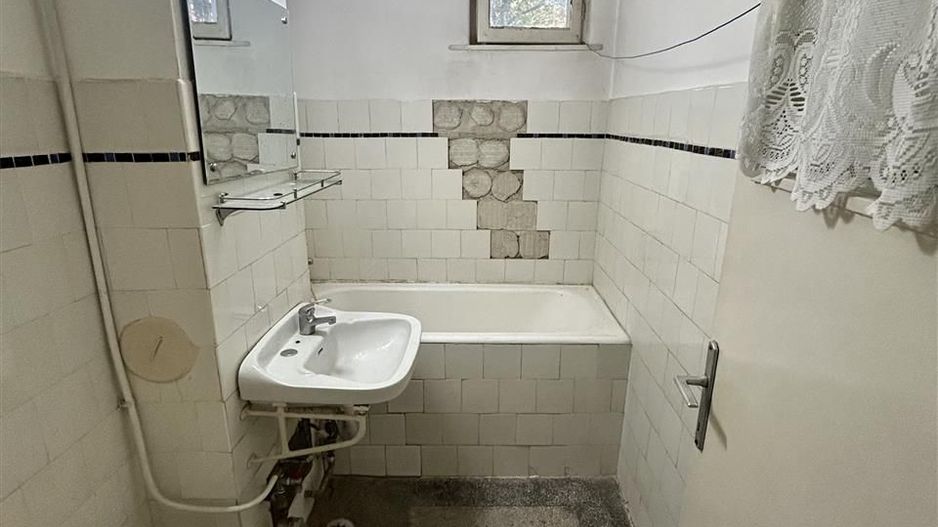 Apartament cu 2 camere semidecomandat zona Rogerius - Poză 4