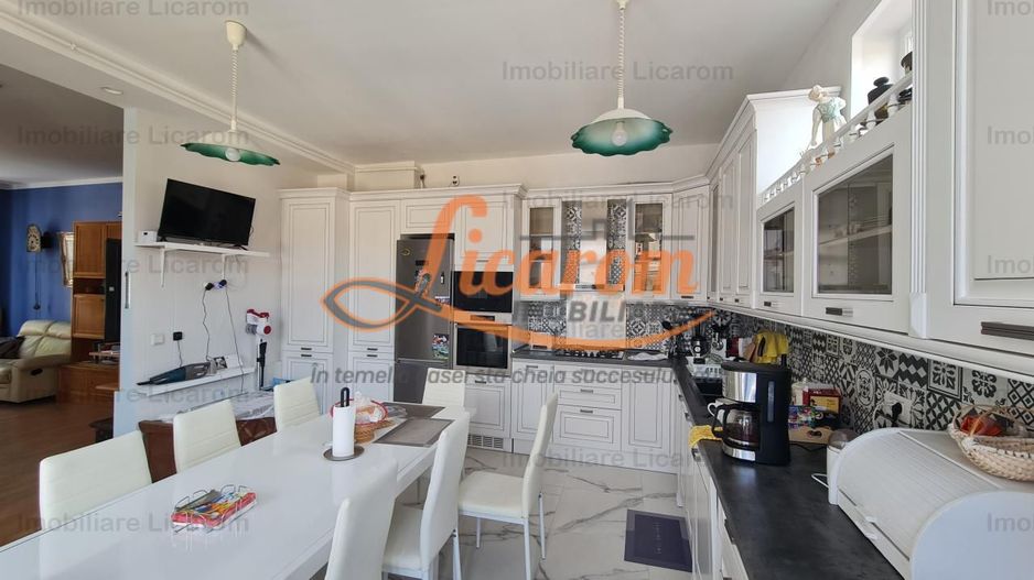 Apartament 3 camere la casa Centru Istoric utilat,mobilat 265000Eur - Poză 5