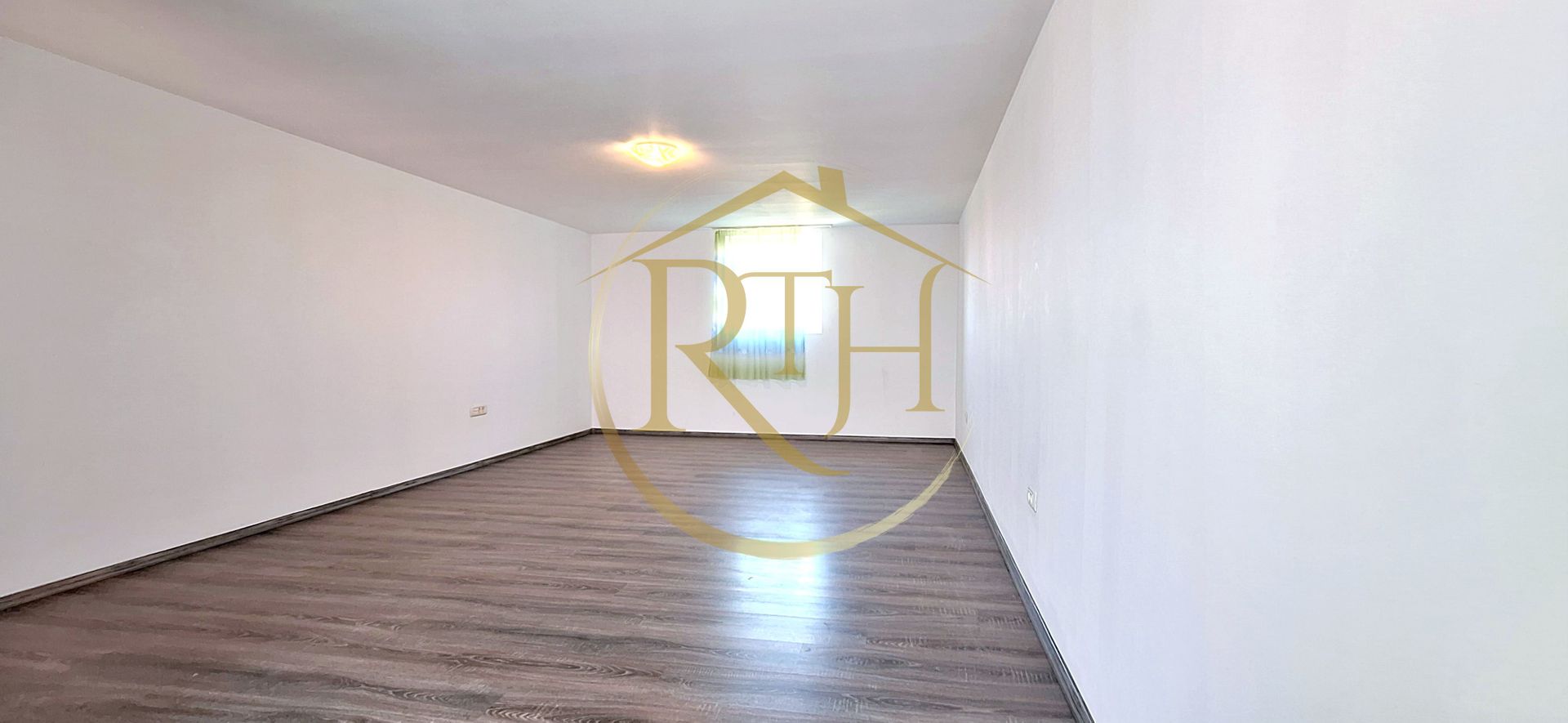 Oferim spre inchiriere, Apartament spatios, 4 camere, pentru locuit sau Firme - Poză 10