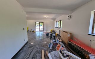 Casă modernă cu 3 dormitoare, terasă și teren generos - Poză 3