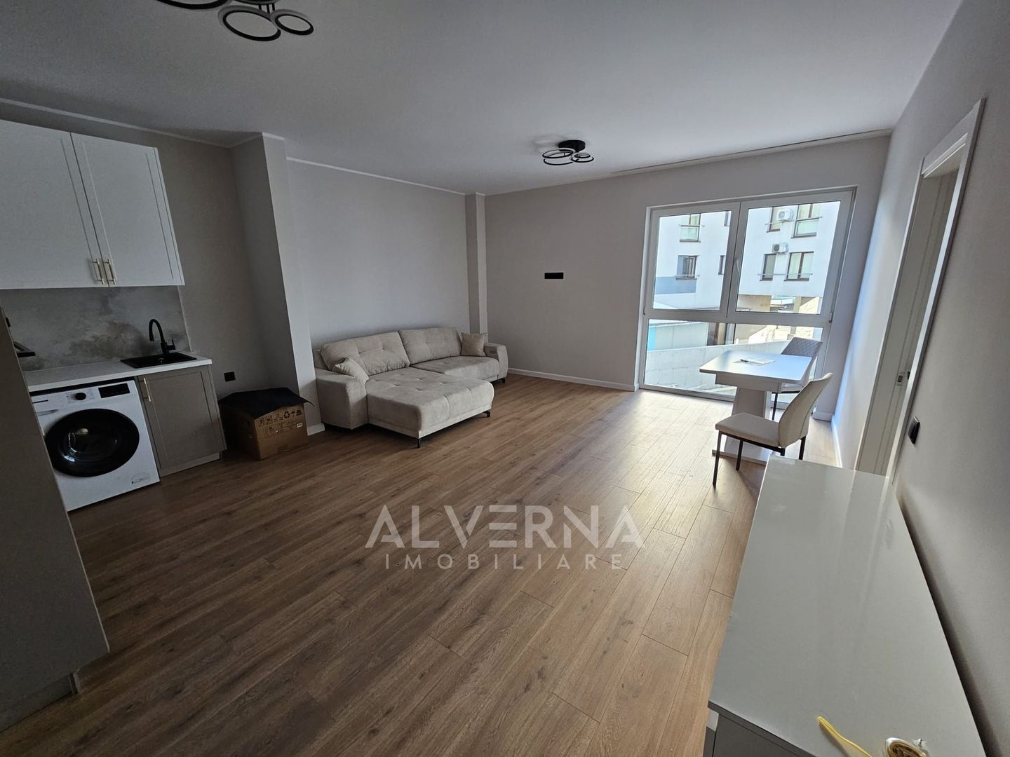 Apartament 2 camere | 45 mp + balcon | zona Bulgaria | Parcare* - Poză 2