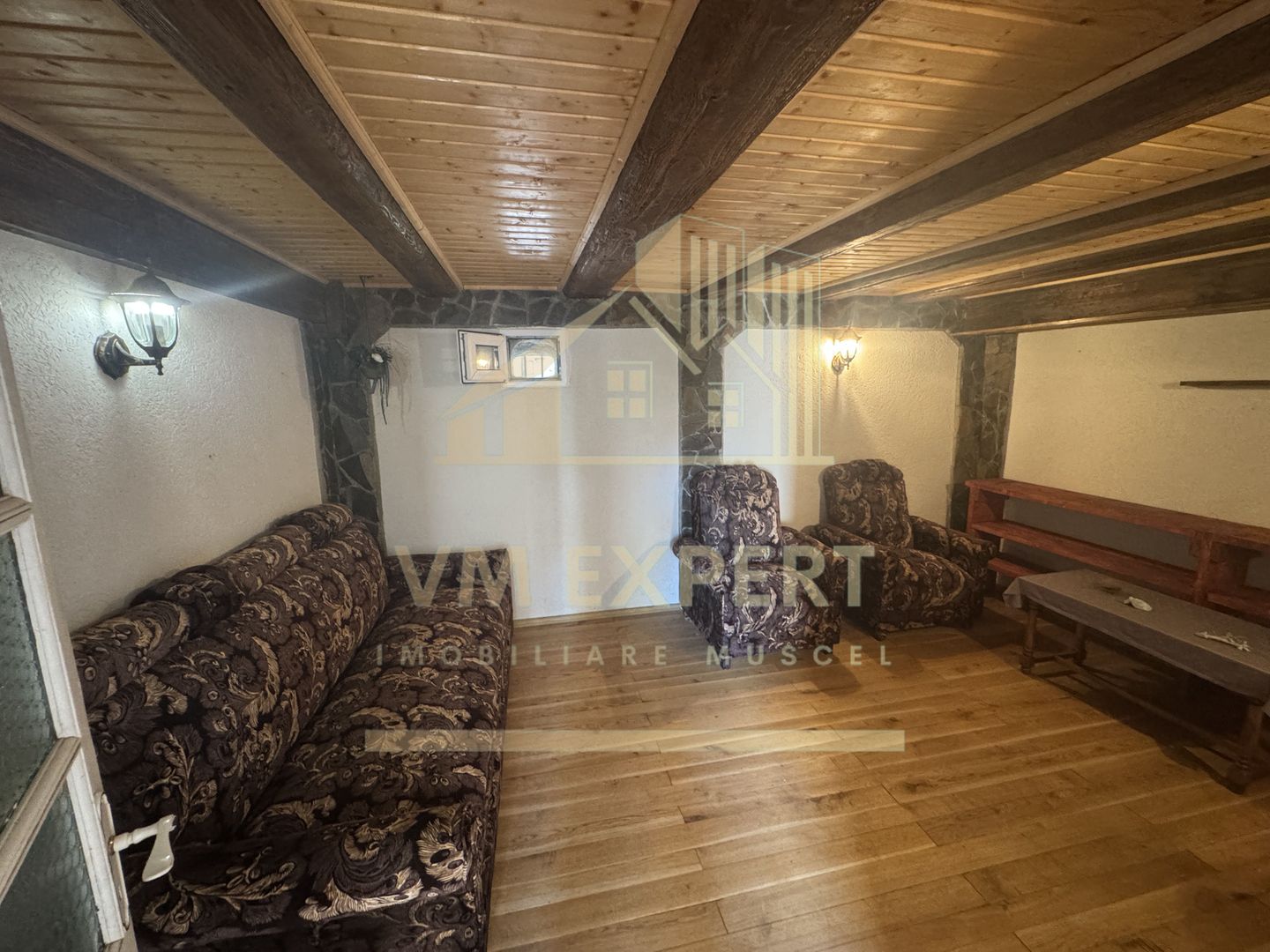 VILA 5 CAMERE, TEREN 4520 MP, LERESTI, ARGES - Poză 7