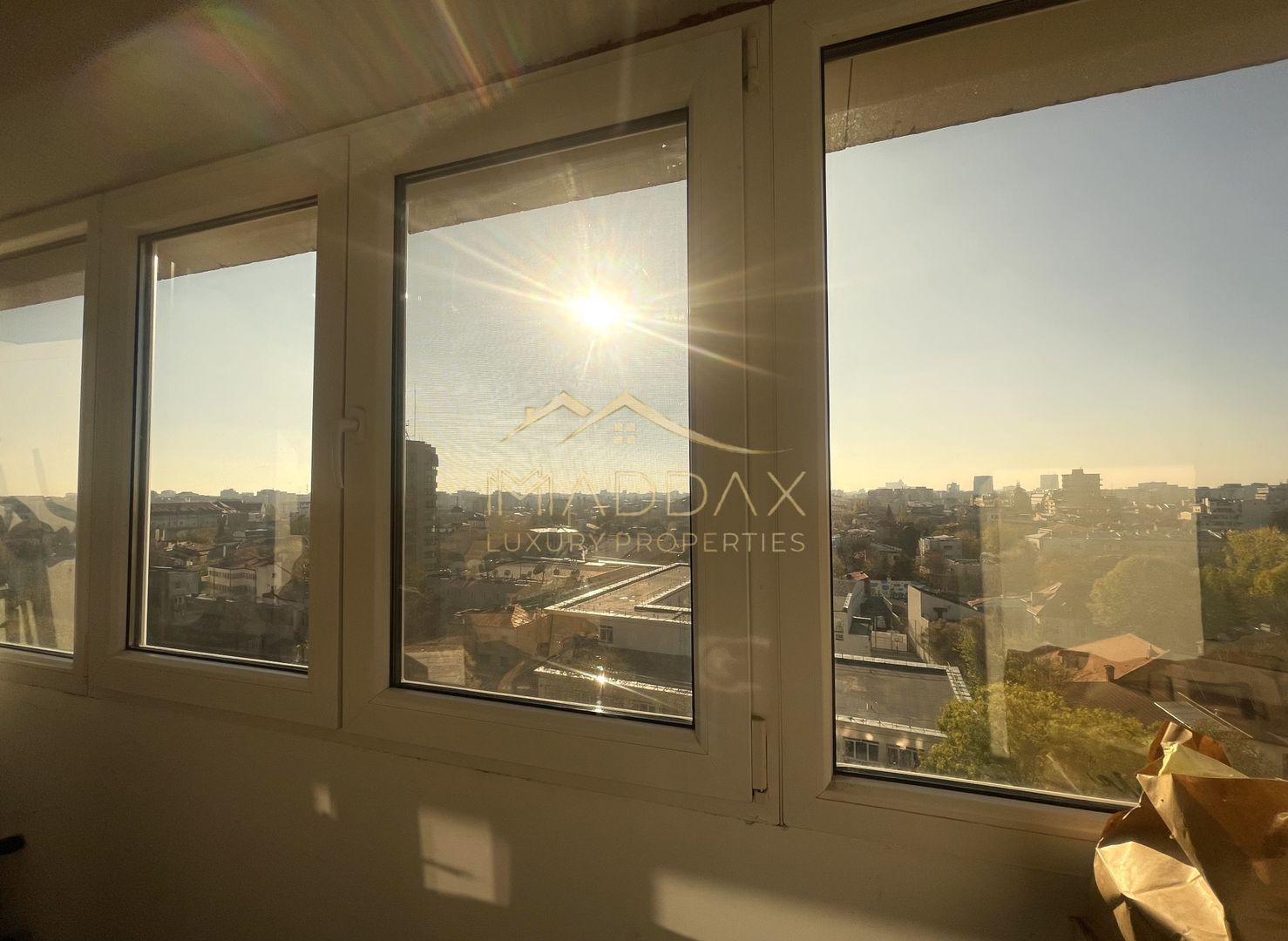 Apartament  3 camere** Bloc reabilitat  termic//Metrou Piata Iancului - Poză 1