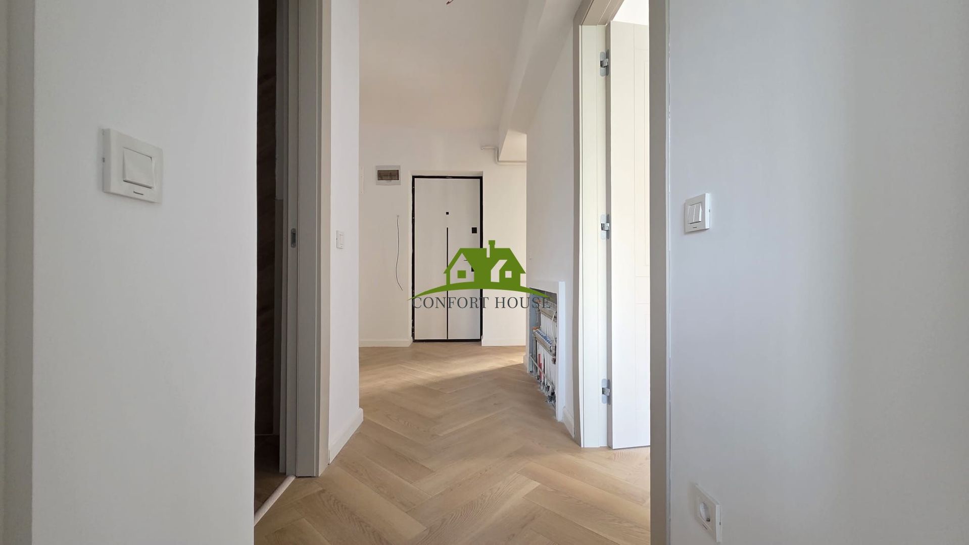 Ap.3 Camere la Etaj 1,Bloc 2026, cartier Traian-Cecilia Storck , Rm.VL - Poză 13