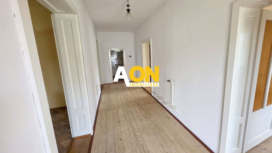 Casa 4 camere, 2 garaje, 652 mp teren, zona exclusivista, Cetate - Poză 5