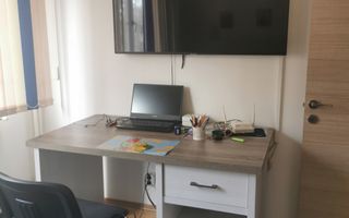 Proprietar , vand apartament , 4 camere cu centrala termica , boxa si loc parcare adp - Poză 5