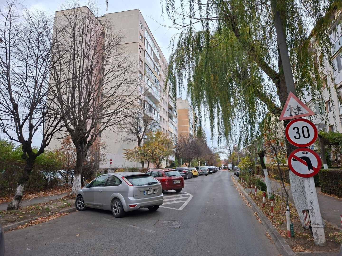 Apartament 2 camere bucatarie inchisa si balcon generos zona Rahovei - Poză 2