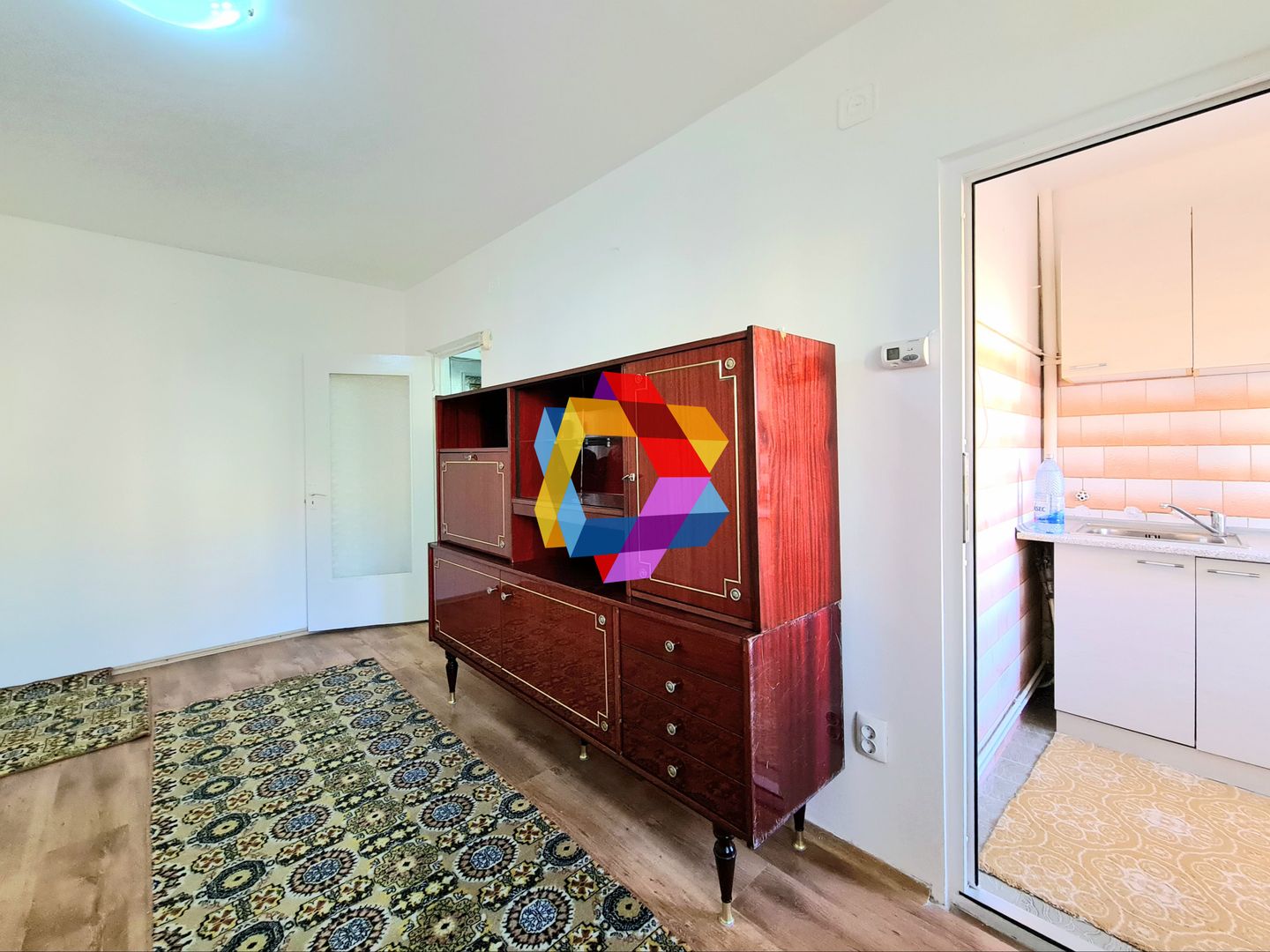 Garsoniera de închiriat Tractorul Brasov  # plus-imo.ro - Poză 1