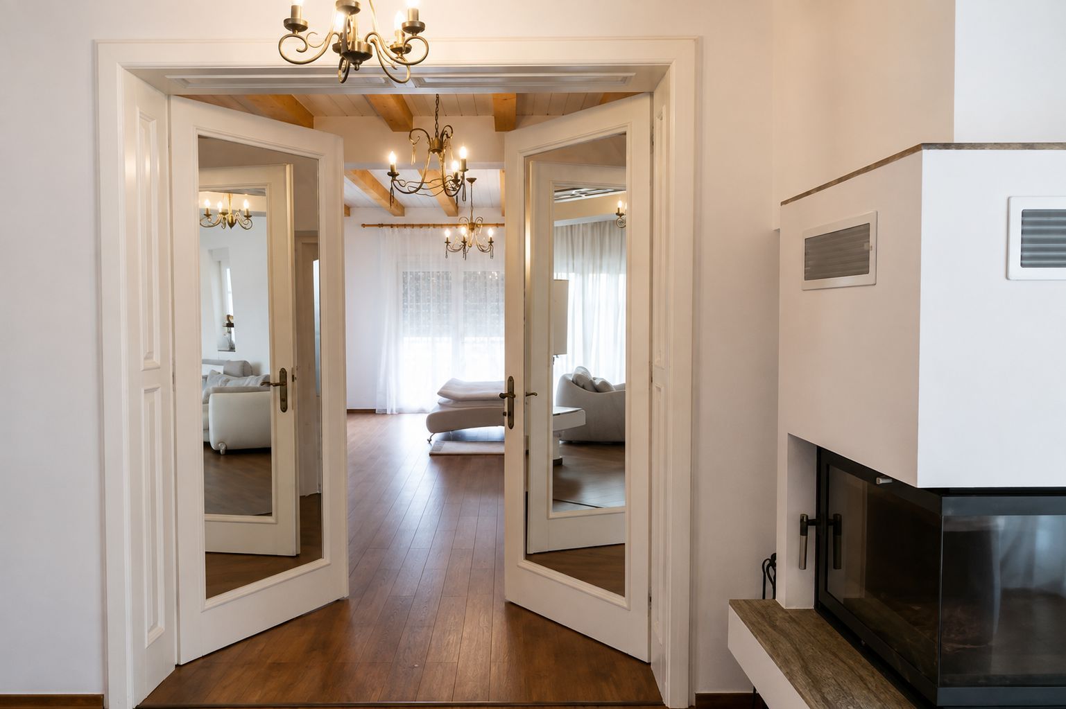 Apartament penthouse cu 5 camere | 2 băi | Terasă | Calea Dumbrăvii - Poză 3
