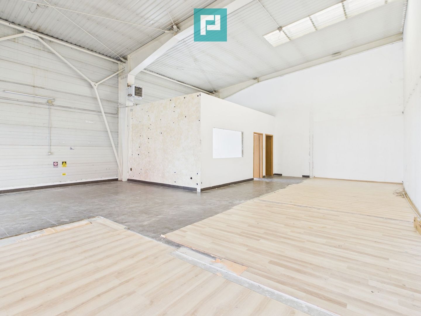 Hală de 110 mp în Arad - Poză 1