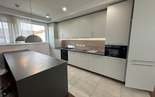 Apartament in vila cu curte-  Dumbravita - Poză 6