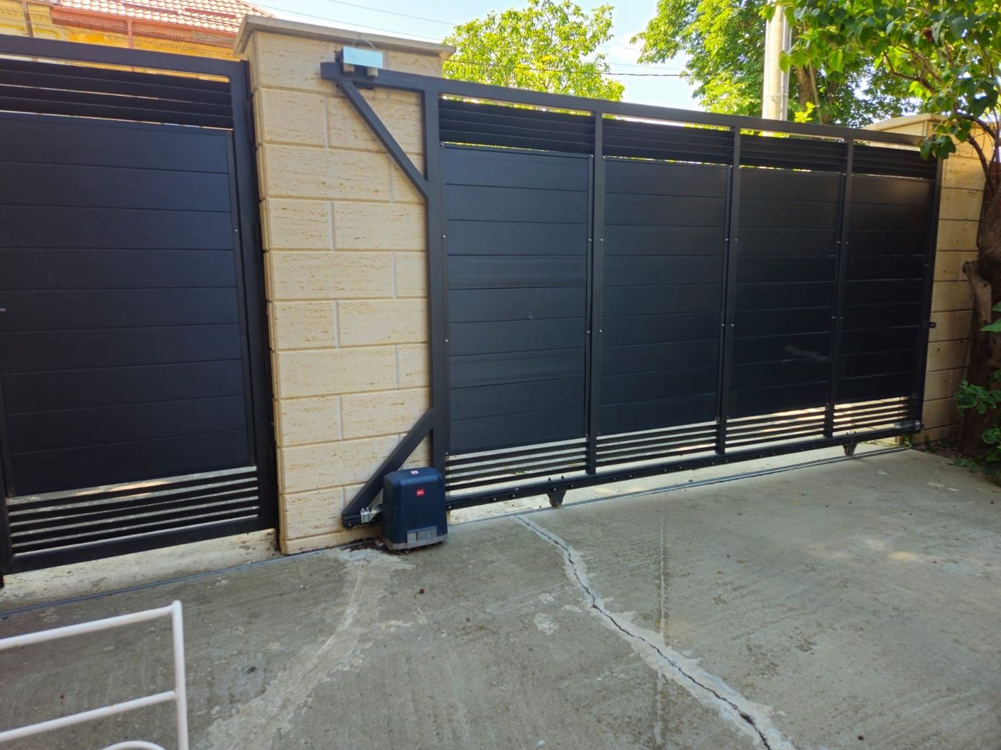 Casa renovata complet – zona Mall – - Poză 8