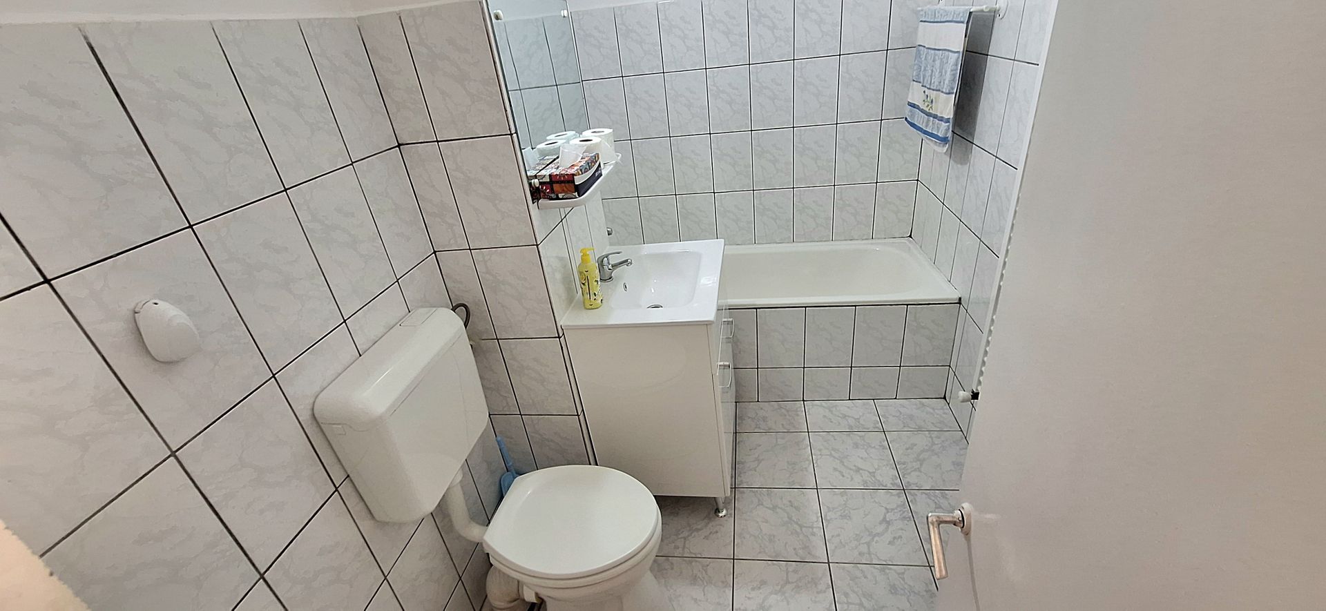 Apartament renovat cu 3 camere - zona Andrei Saguna - Poză 17
