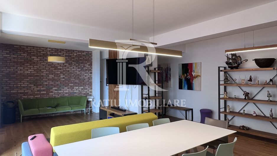 Penthouse cu Design Eclectic | Central | Panoramă Unică | Oradea - Poză 2