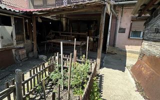 Casa individuala cu teren de 412 Piata Tineretului - Poză 3