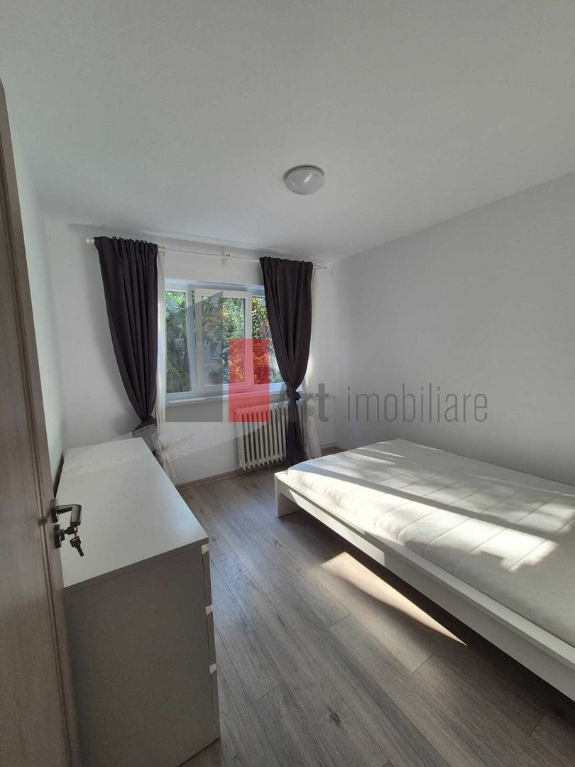 Închiriere apartament 4 camere- zona Politehnicii - Poză 5