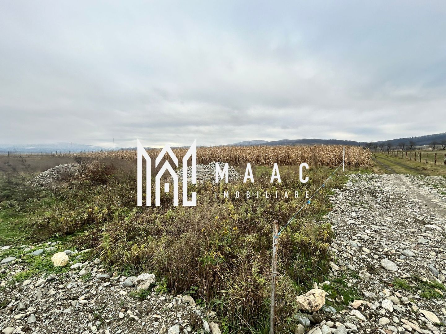 Teren intravilan | 860 mp | Deschidere 16 m | Priveliște montană | Bradu - Poză 6