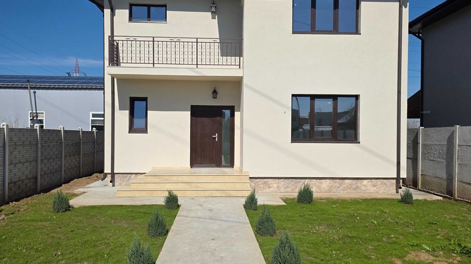 Casă P+1E modernă, situată în zona Damila-Selgros. - Poză 2