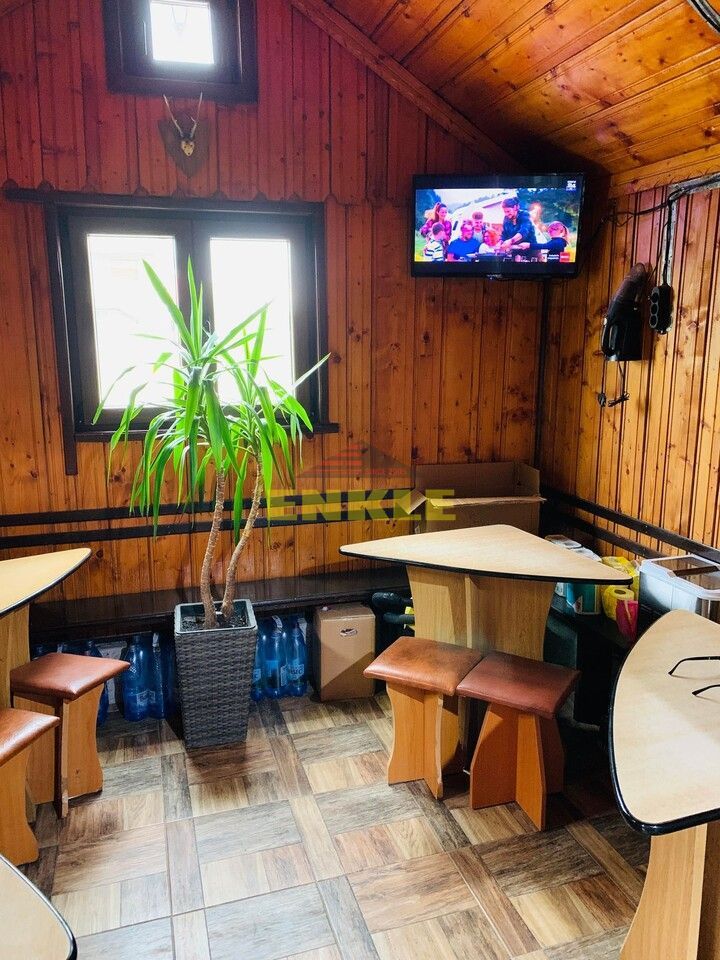 De vanzare Spatiu Comercial cu preluare afacere + Apartament 3 camere. 130.000 Euro Negociabil - Poză 10