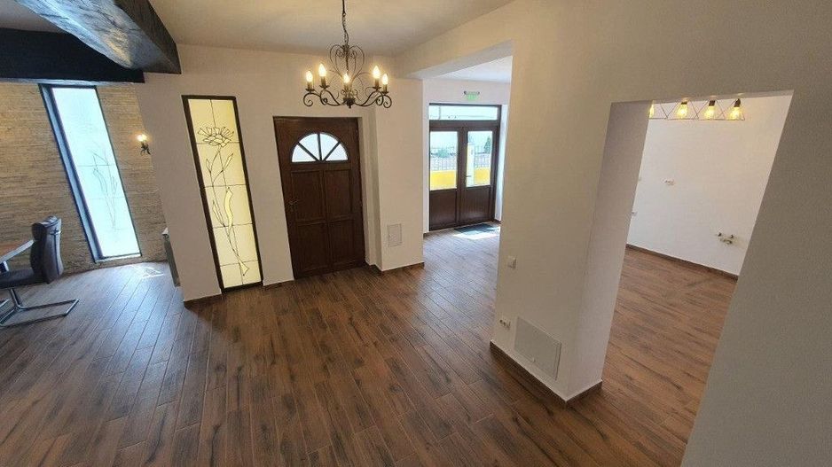 Vila de inchiriat in Erou Iancu Nicolae| 6 camere | - Poză 13