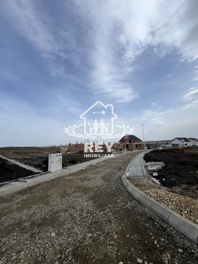 Teren cu PUZ, utilități și autorizație de construire/casă unifamilială - Poză 7