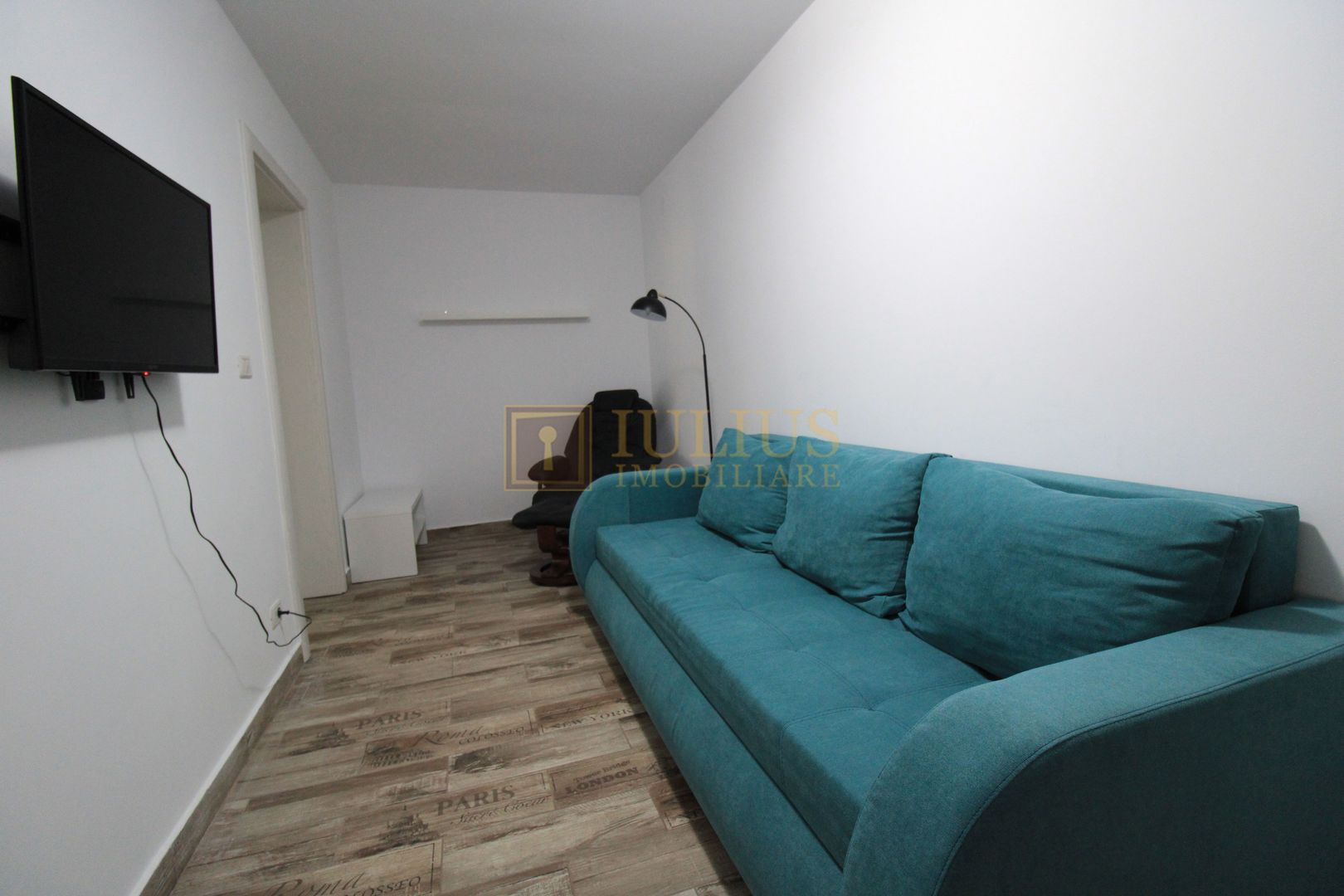 Giroc, plan parter, mobilat si utilat complet ! Loc parcare privat. - Poză 10