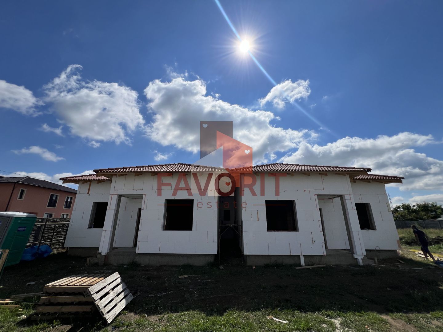 Duplex pe parter | 4 Camere | 2 Bai | Posibilitate mansardare | Giroc - Poză 1