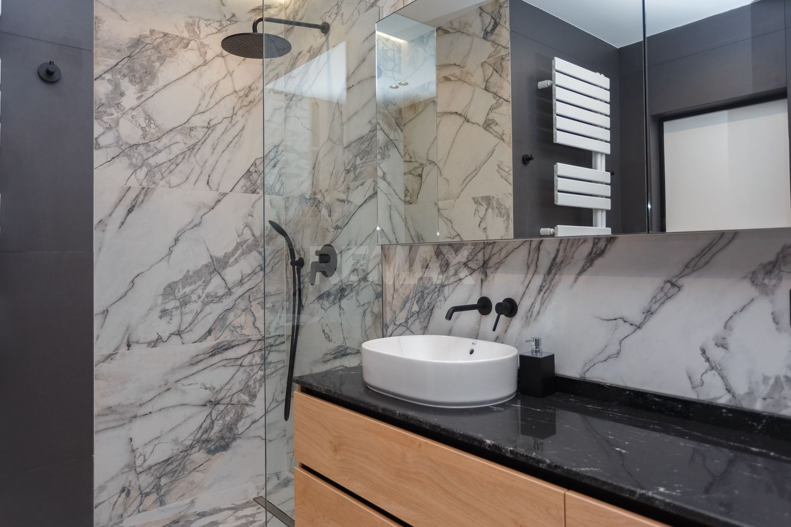 De închiriat apartament, 2 dormitoare, str. Teatrală 3, Centru. - Poză 17