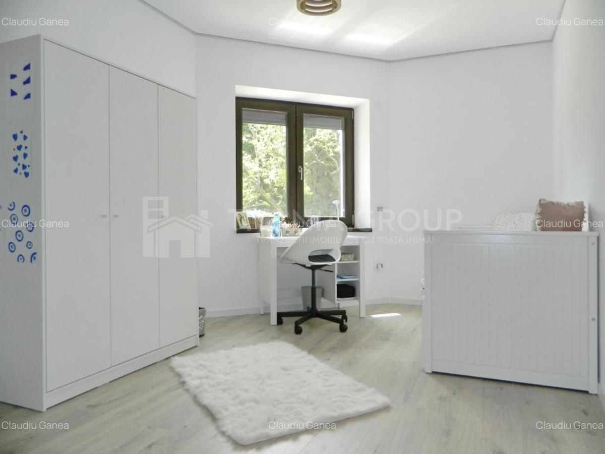 Apartament superb de 4 camere, curte proprie, zona Bartolomeu. - Poză 6