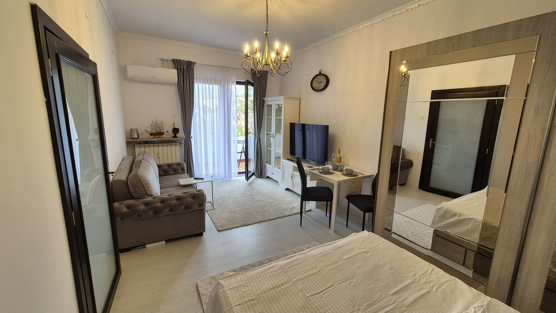 Garsonieră Modernă și Elegantă - Magheru - Romana - Poză 18