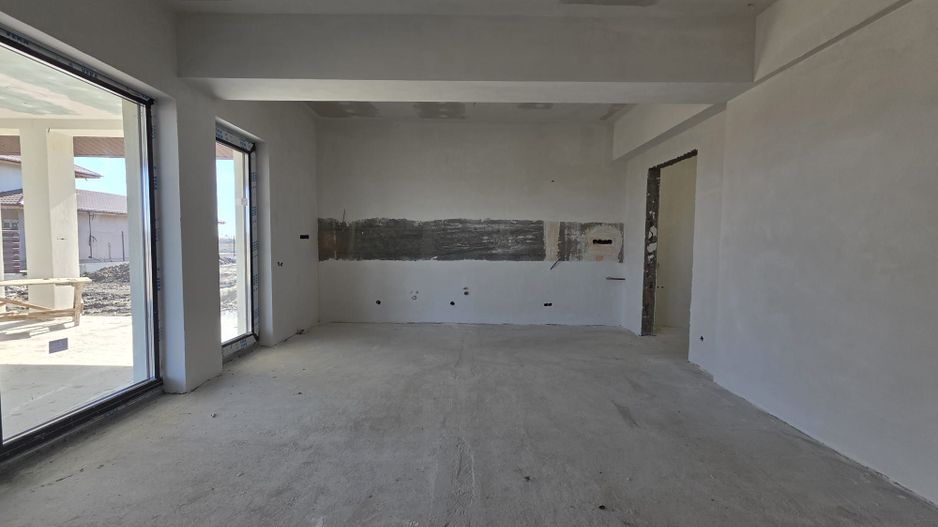 Casa in regim P+1ER de vanzare in Baltoesti - Poză 2