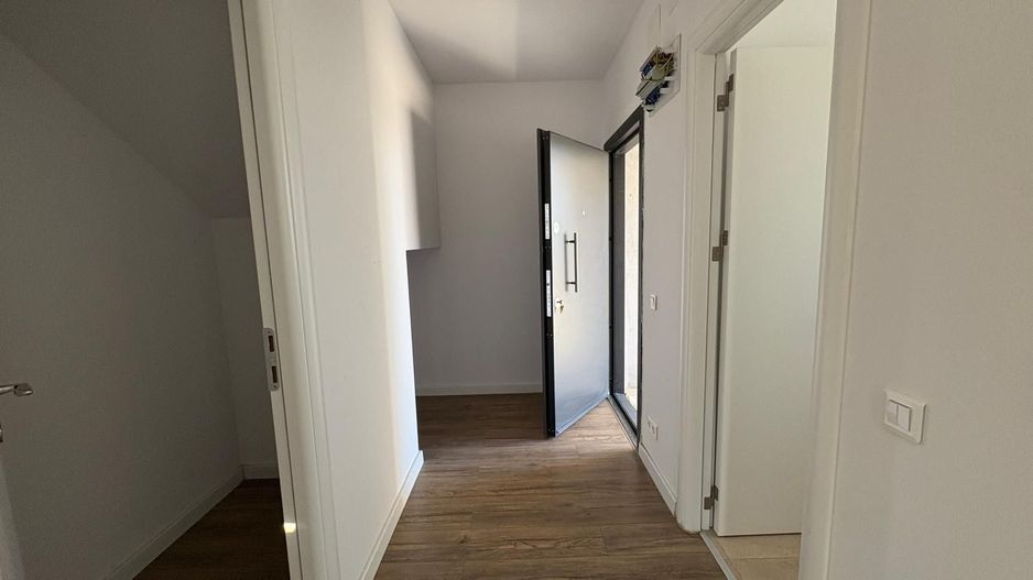 Casa 4 camere cu 2 locuri de parcare - Poză 16