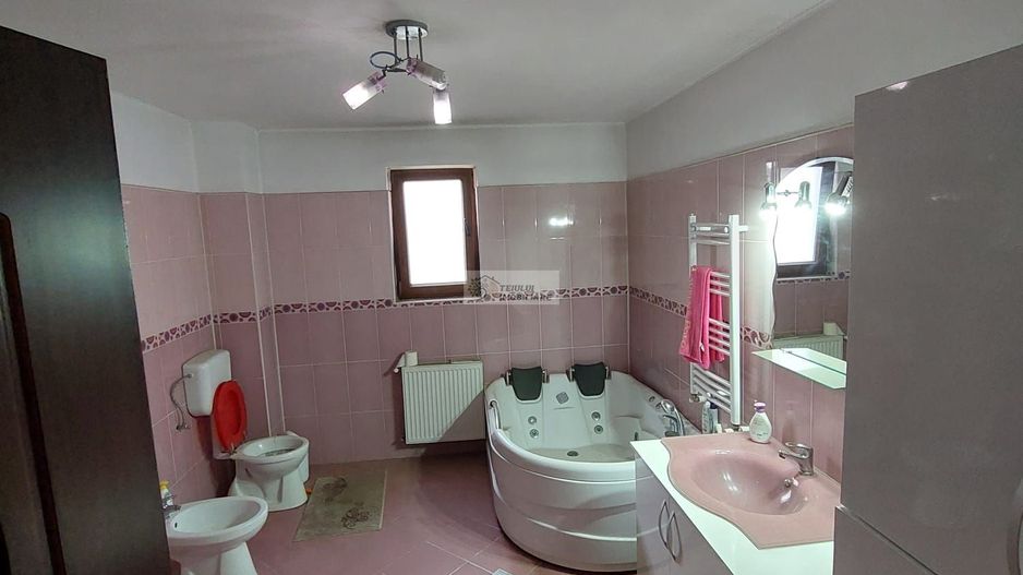 Casa/vila de vanzare in Garoafa /Vrancea - Poză 11