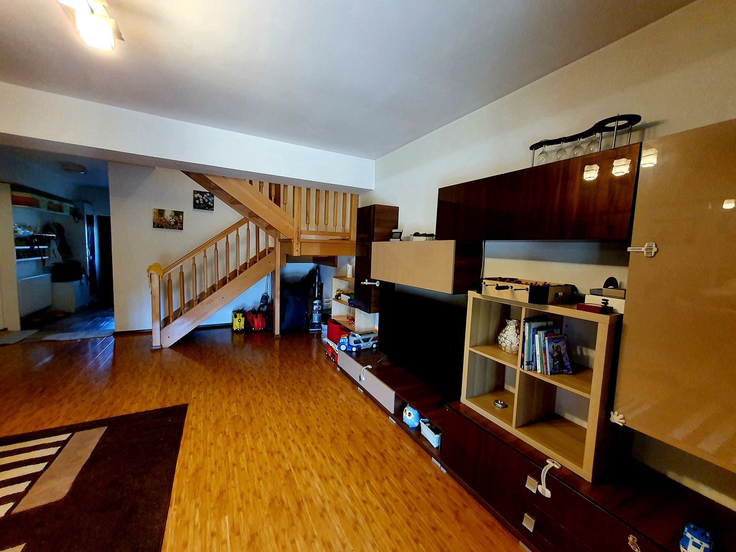 Oportunitate investiție - Casă de vânzare, gata închiriată pe termen lung - Poză 2