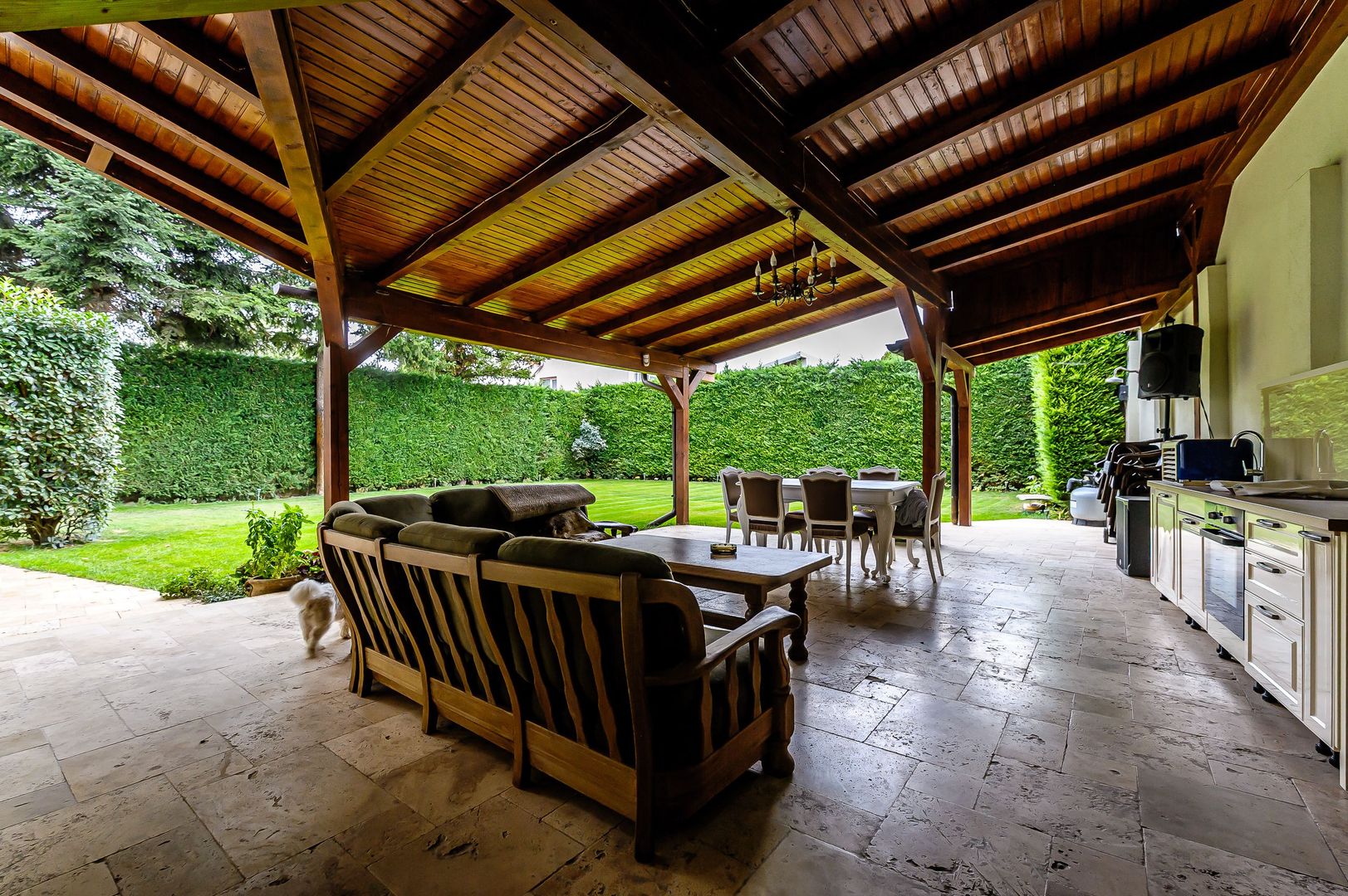 Vilă exclusivistă pe malul Mureșului – design modern si teren generos - Poză 4