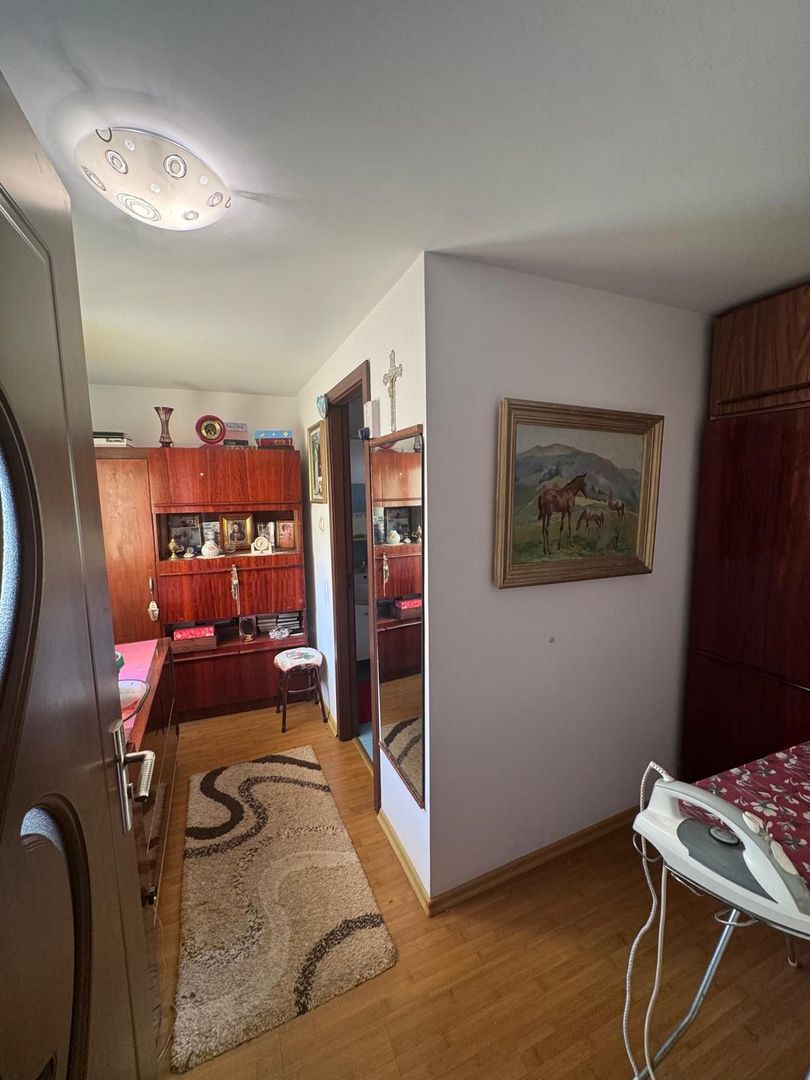 Casă cu garaj și anexe, teren 397 mp – Șoseaua Bălănoaiei - Poză 3
