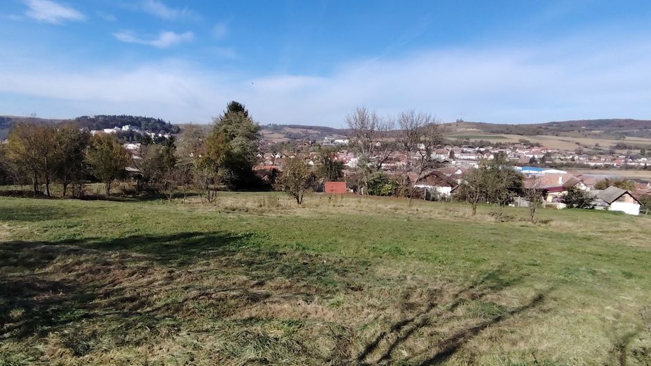 Teren intravilan 3.798 mp în Agnita, cu posibilitate de parcelare - Poză 1